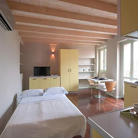Appartement Tiny Oasis Downtown - Amazing Lake View Front View
